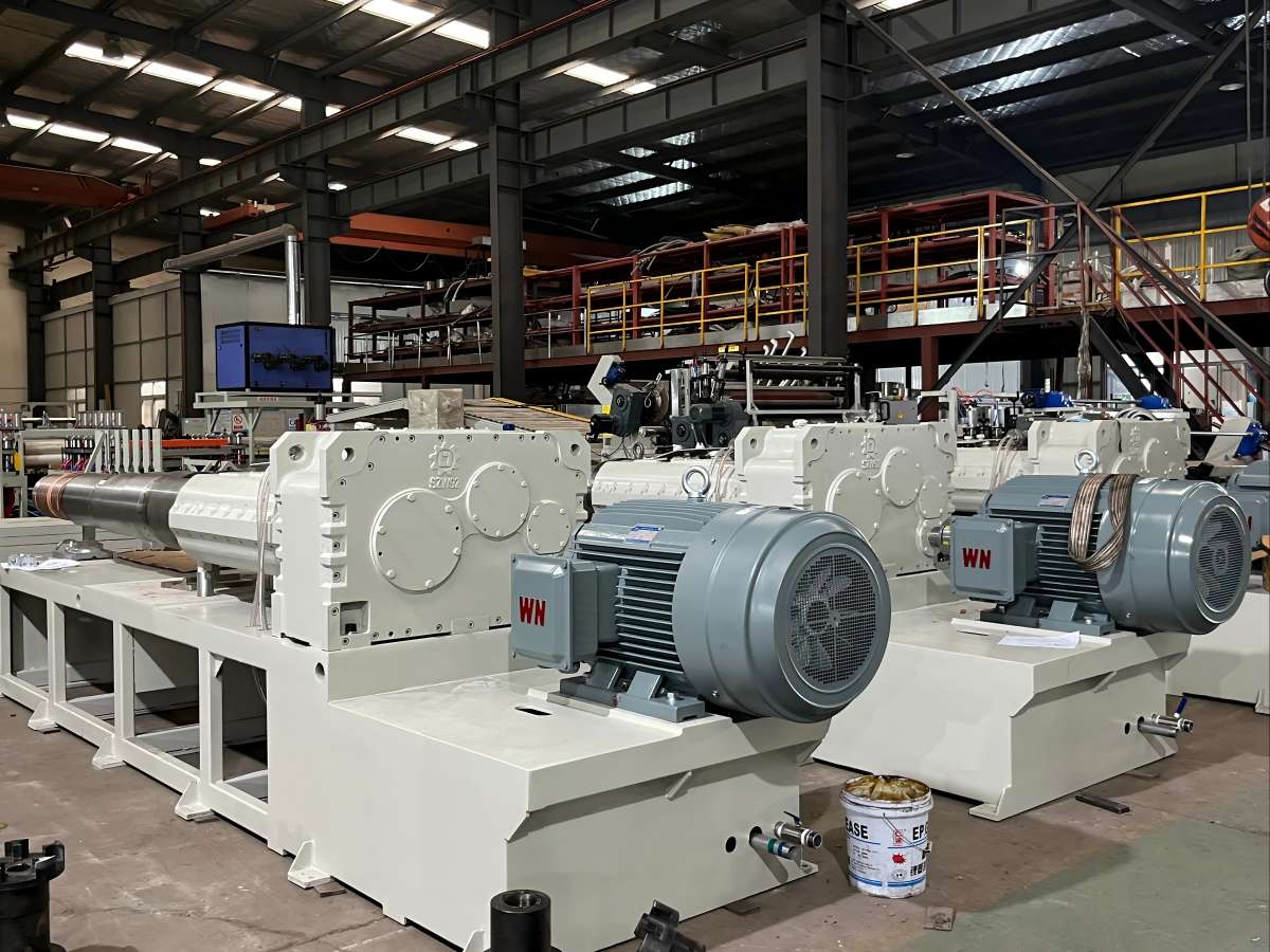 SPC/LVT Flooring Equipment Manufacturer