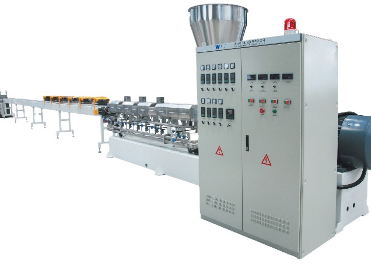 PP PE wood pelletizing machine