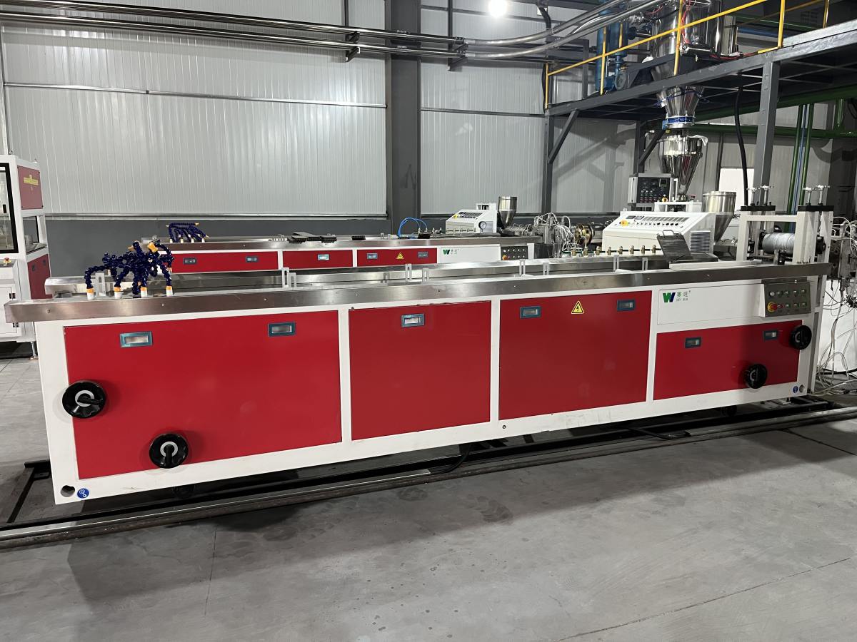 Dây chuyền sản xuất khung cửa sổ và cửa ra vào bằng PVC